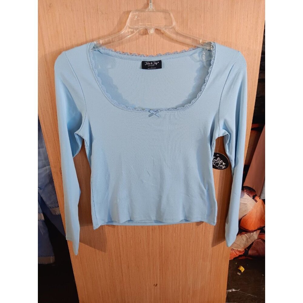 Jolie & Joy Large Lt. Blue Crop Top Long Sleeves Scoop Neckline With Bow T-shirt